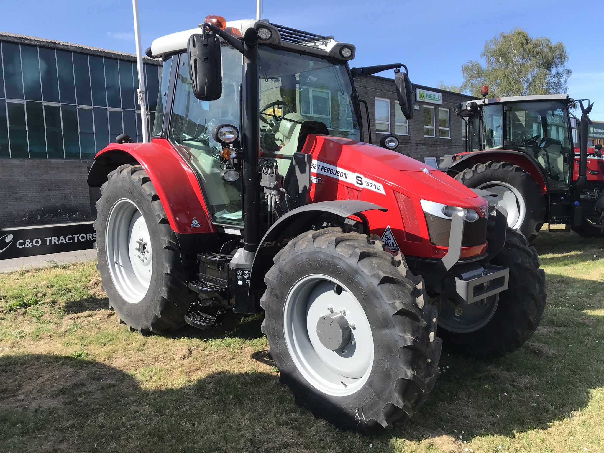 MASSEY FERGUSON 5712S - LOADER READY - C&O Tractors