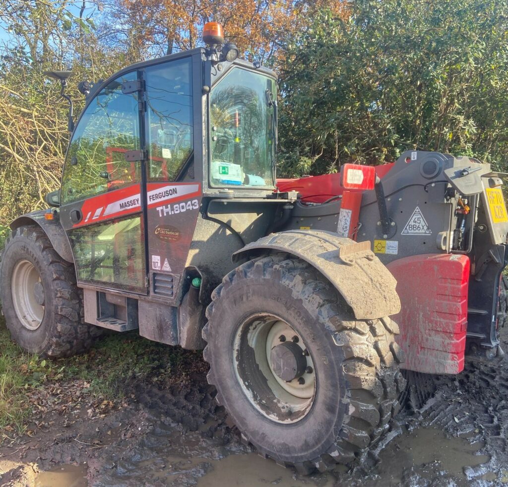 MASSEY FERGUSON TH8043