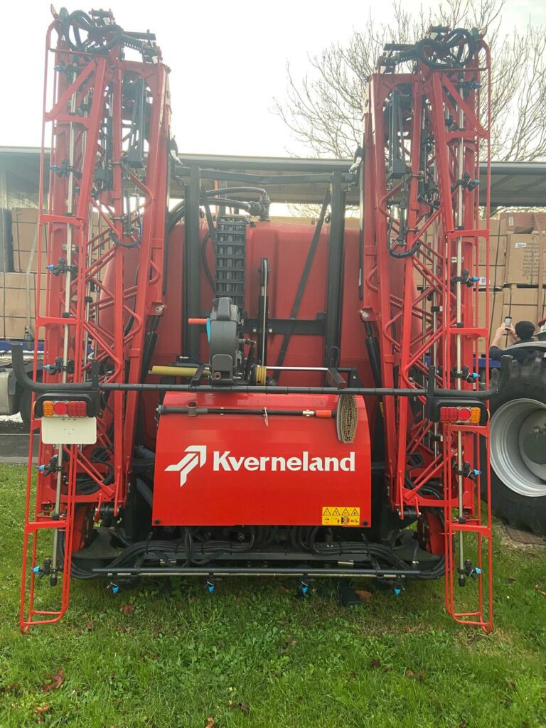 KVERNELAND ixter B Pro 1800l Sprayer 