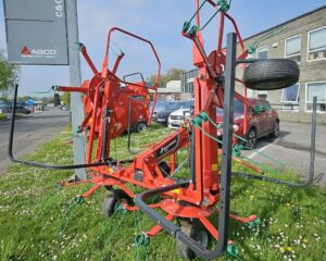 KVERNELAND 8452 TEDDER