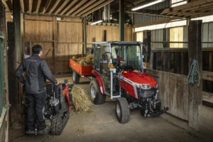 MF_1M_25_CAB_TRAILER_STABLE_WORKING_FR_0425-1392