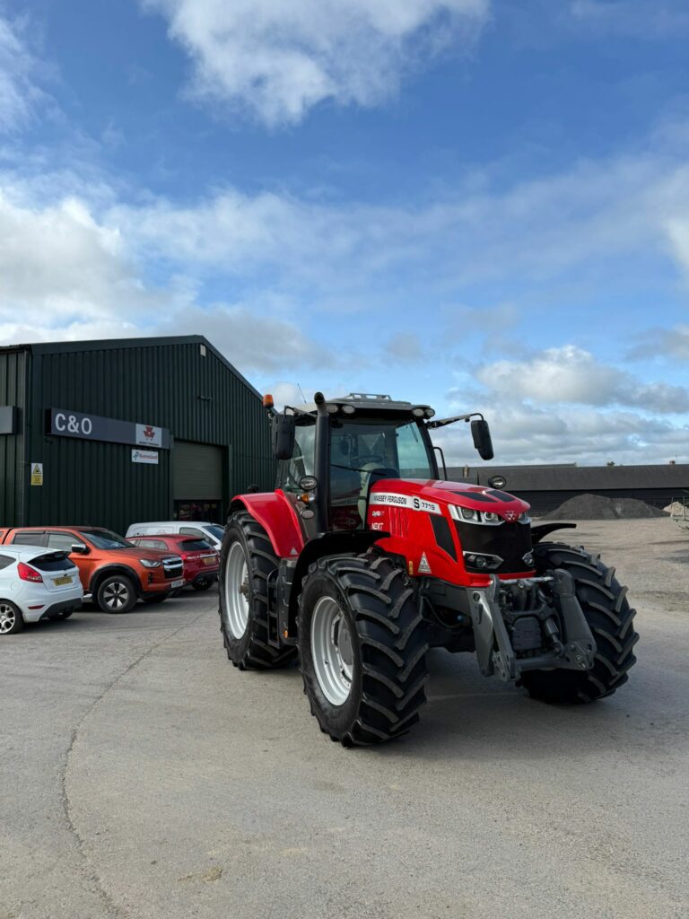 MASSEY FERGUSON 7719S Dyna VT