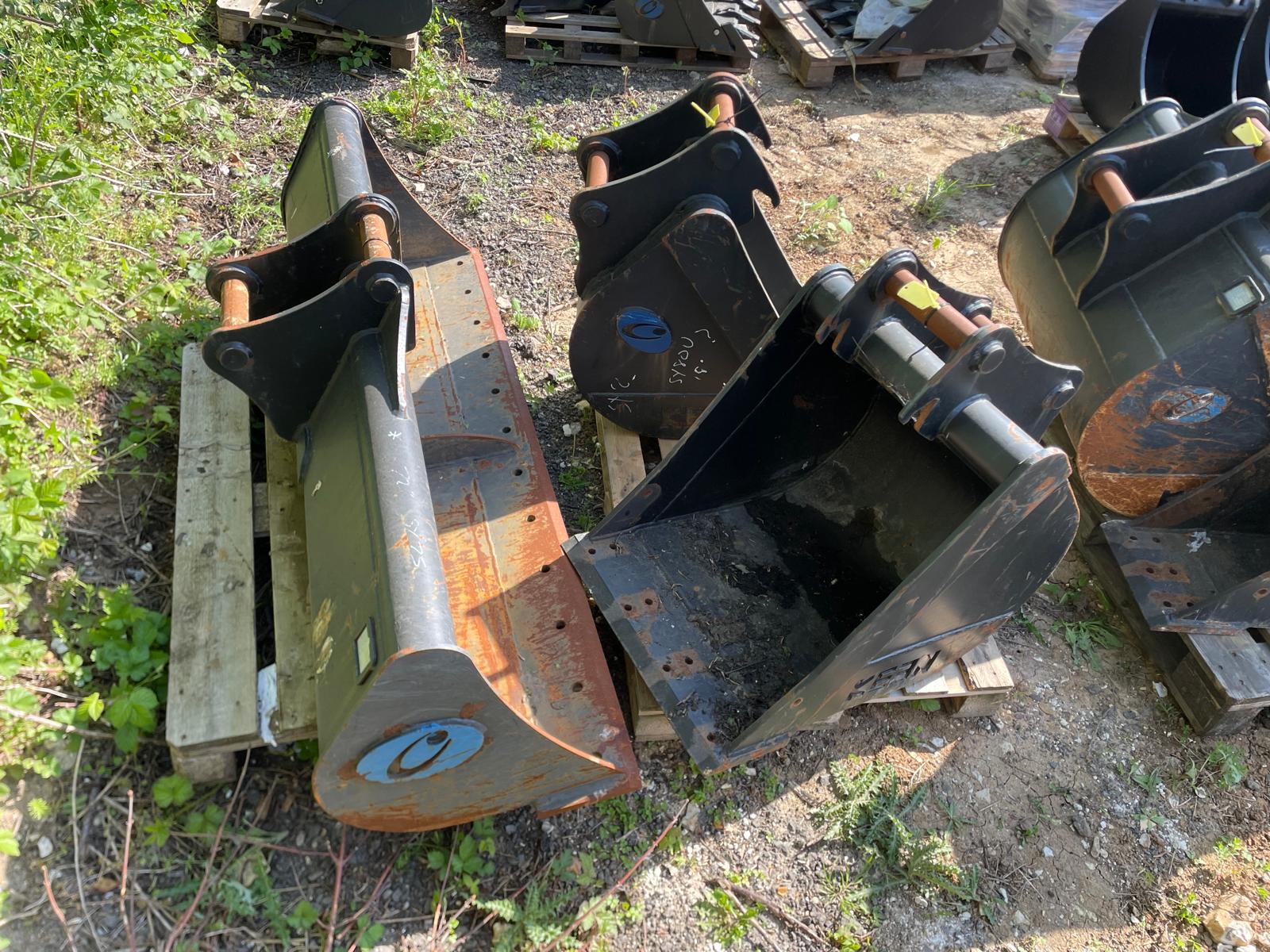 Keen Attachments Bucket Set – 8 Tonne Excavator (5 Piece Set) - C&O